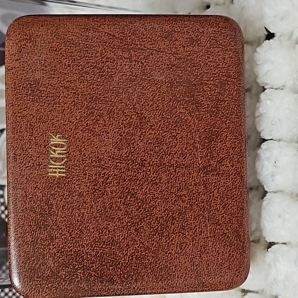 Vintage box for man jewelry, handmade embroidery designs inside. Gentlemen 🎁 - Picture 4 of 9